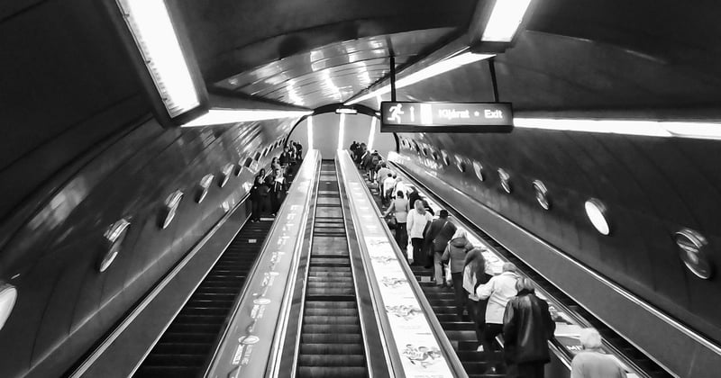 Stannah monte-escalier droit : le guide complet pour bien choisir