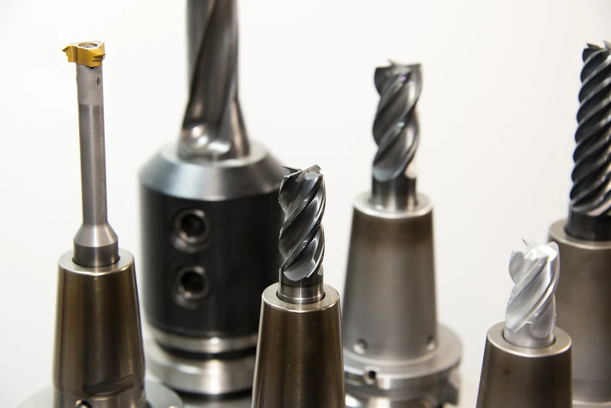 Outils et techniques pour dévisser sans casser
